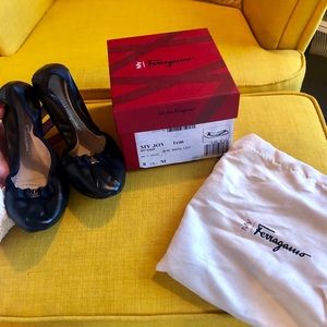 Salvatore Ferragamo NWT Black Calf Nero Flats